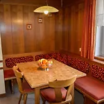 Semesterbostad Garni Niederhof By Interhome